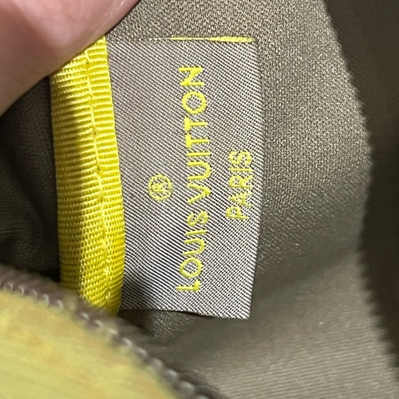 2002 LV Cup Weatherly bag *RARE* - Picture 9 of 11